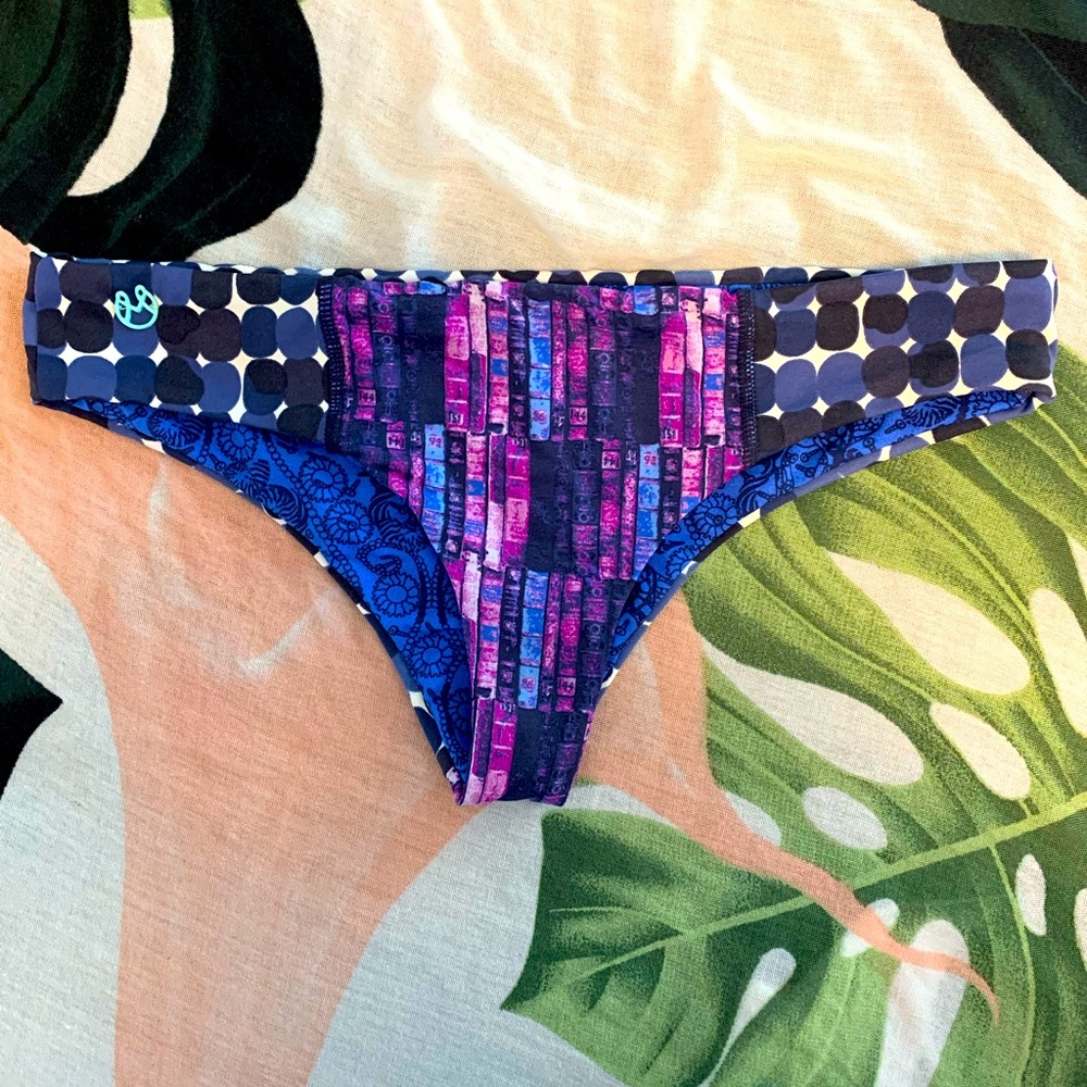 Maaji Reversible Bikini Bottoms Size Medium